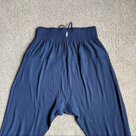 FREE PEOPLE X Fp Movement Can't Handle This Harem Sz M In Navy - Picture 7 of 8